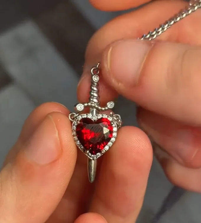 سلسلة القلب والسيف الترند